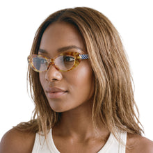 Honey retro oval cat eye reading glasses for women – product photo 3 | R-803